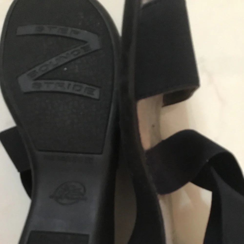 Sandals - Picture 2 of 3